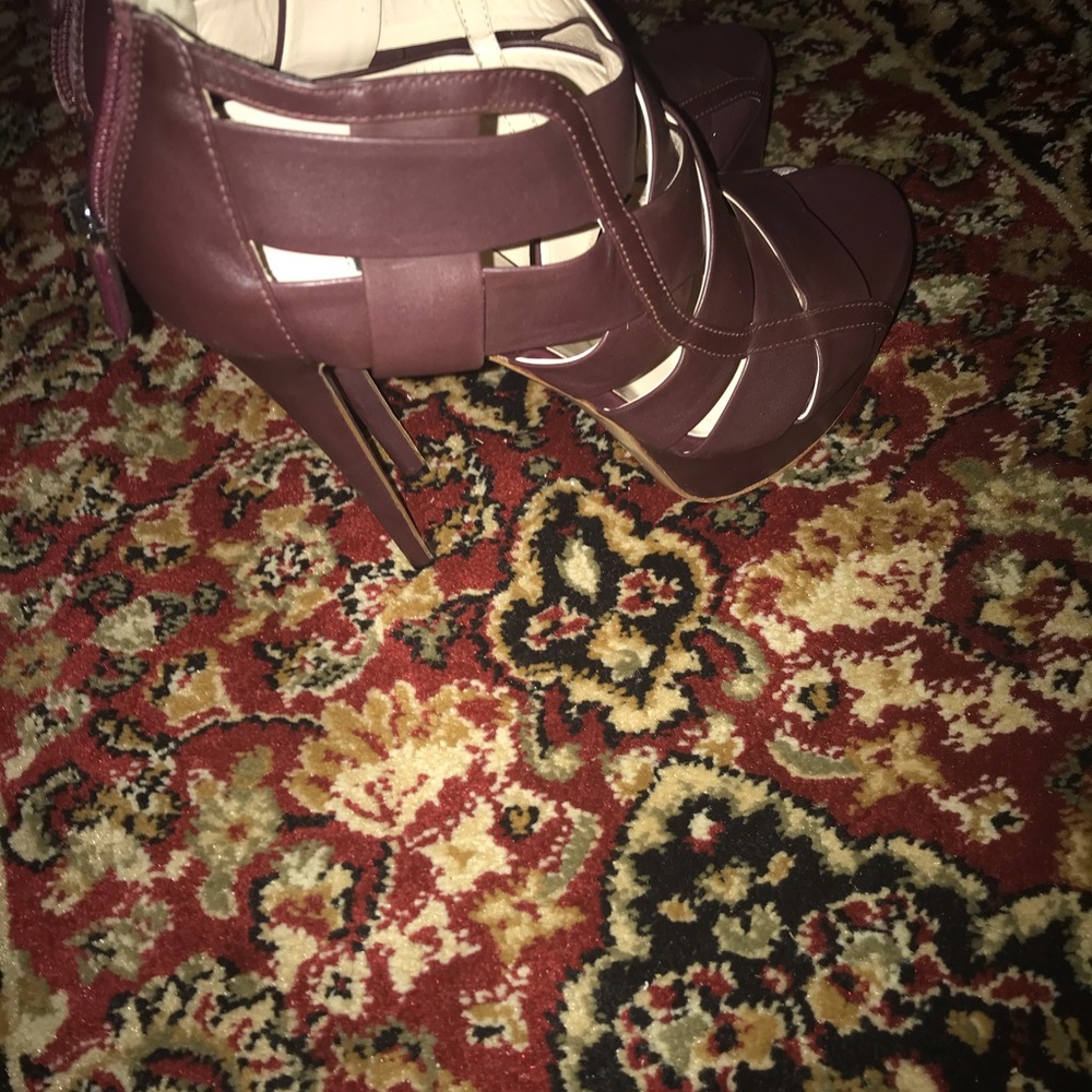 Ruthie Davis burgundy heels sz 40 fits American 9